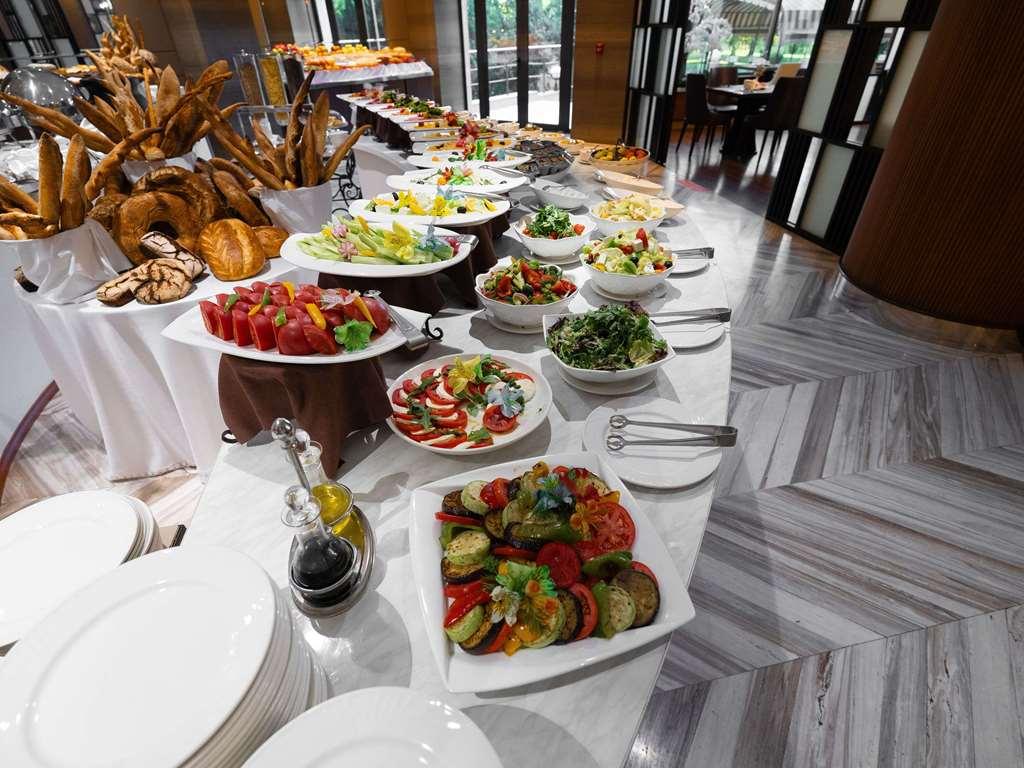 Moevenpick Hotel Ташкент Ресторан фото