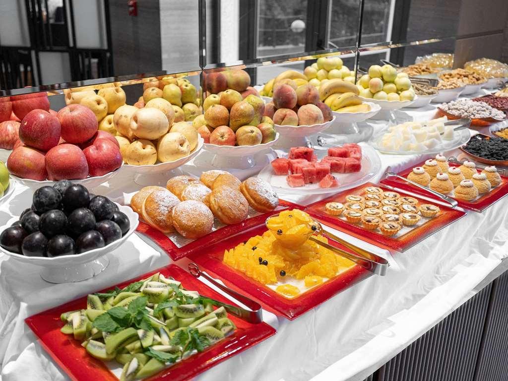 Moevenpick Hotel Ташкент Ресторан фото